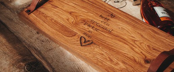 Borrelplank-persoonlijke-gravering-bbq-stoer-cadeau-relatiegeschenk-voor-bedrijven6